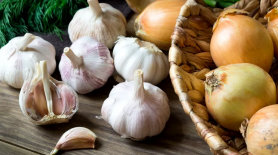 Ai probleme cu fierea? Evită aceste alimente, chiar dacă unele sunt sănătoase